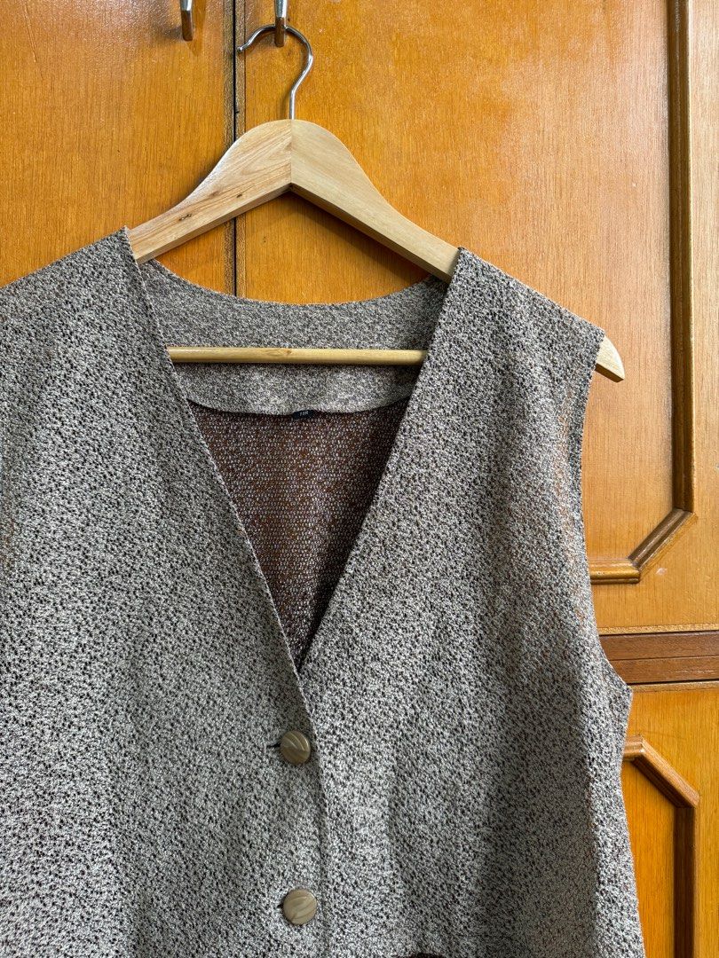 Brown Sheer Vest (Unisex) (Category: Formal Shirts) located in San Mateo. Submitted by da3dalus (Listing ID 1311238066, Image 3). Description: Condition: 9/10 - no noticeable flaws RFS: decluttering — fits XS body frames — photo may not reflect actual color due to lighting — photo when worn may/may not be available upon request • Mode of Payment: GCash only • Shipping* via LBC**, Lalamove, GrabExpress, Angkas Padala, GoGoExpress *Shipping fee, to