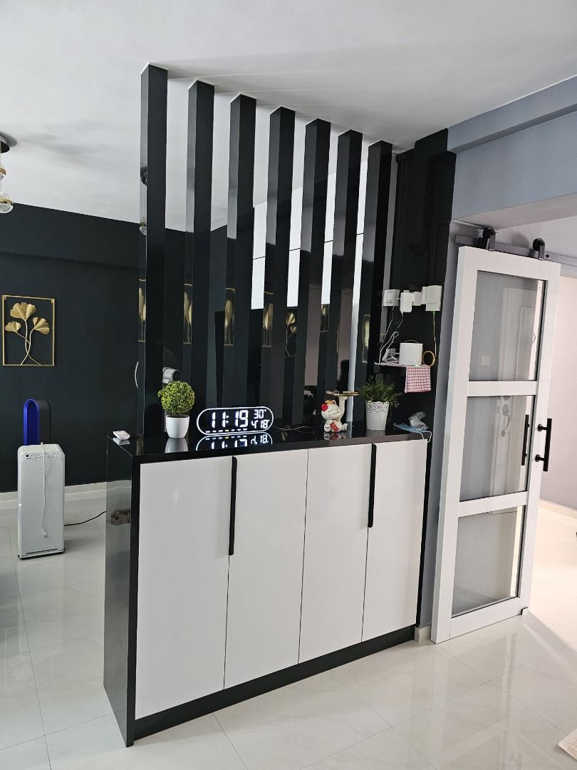 Built in Divider with Shoe Cabinet
