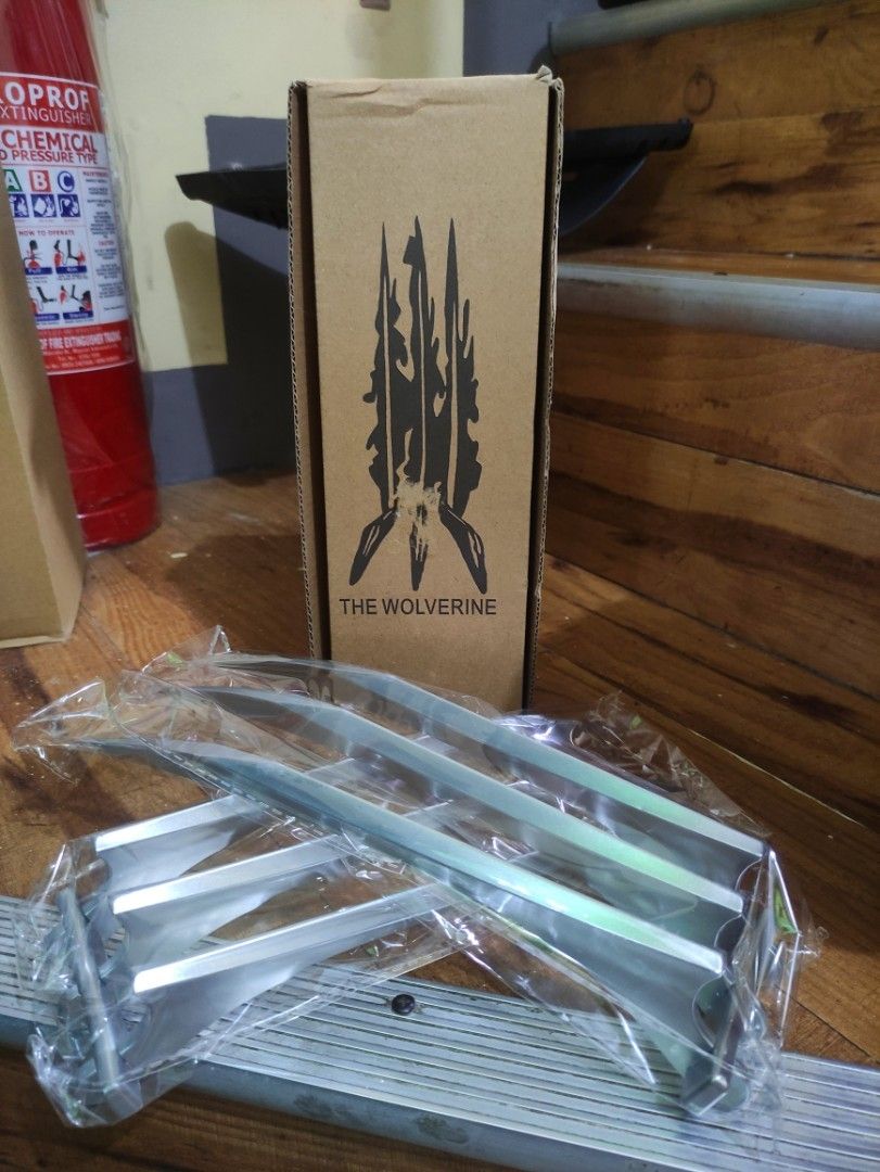 Deadpool X Wolverine Toy Cosplay (Category: Figurines & Statues) located in Caloocan City. Submitted by guitarsandcosplayph (Listing ID 1311204246, Image 2). Description: Deadpool x Wolverine TOY Mask Cosplay Wolverine Toy Claw - 1k Deadpool Mask - 1200 All Brand New Lalamove or LBC COD NCR only #deadpoolwolverine #deadpoolcosplay.