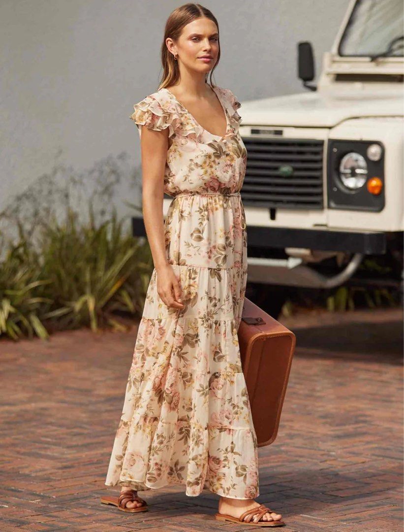 Evernew Beige Floral Dress, Women's Fashion, Dresses & Sets, Evening dresses  & gowns on Carousell