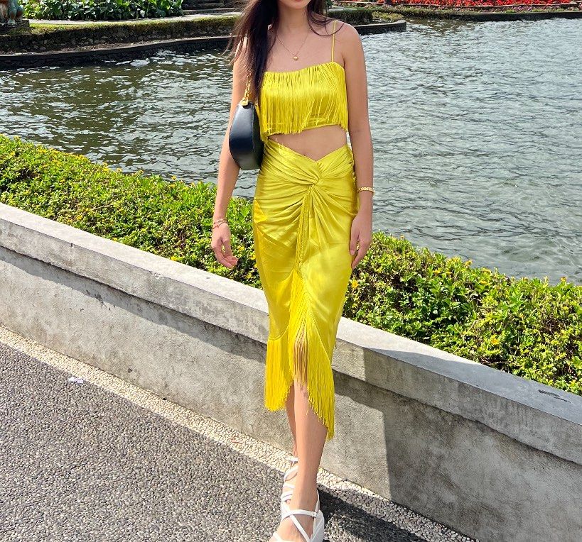 H&m yellow fringe skirt hotsell
