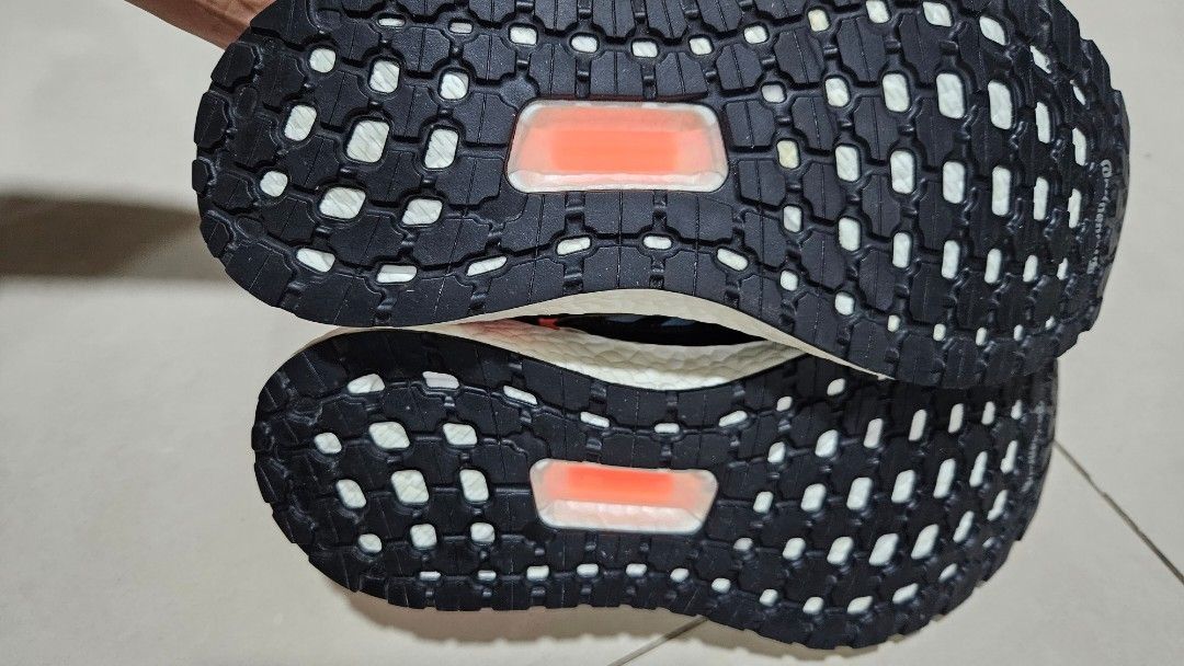 INCLUDE COURIER brand new authentic Adidas Ultraboost women G27482