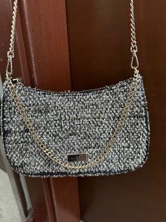 (Category: ) located in . Submitted by queeniecottage (Listing ID 1311204446, Image 1). Description: .