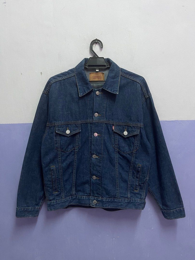 Levis Big E Jacket (Category: Coats, Jackets and Outerwear) located in Kota Bharu. Submitted by sellclothesandbag (Listing ID 1311267029, Image 1). Description: p 21 L 24 size L blue color.