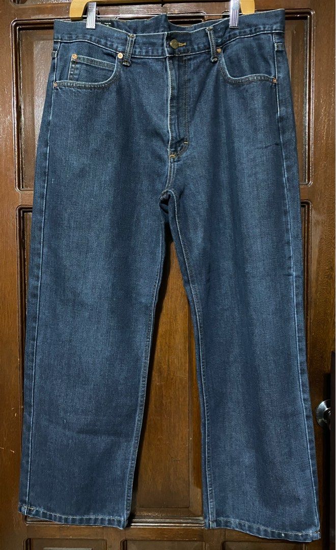 Mens Plus size LEE denim pants - 38 (Category: Jeans) located in Quezon City. Submitted by goodstuff_4sale (Listing ID 1311313742, Image 3). Description: used once only *** excellent like new!! LEE mens denim jeans size 38 hard denim, non stretch length 39” inseam 26” waist 19.5” rise 12” Gcash grab lalamove jrs j&t .