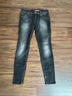 (Category: ) located in . Submitted by amescloset.preloved (Listing ID 1311295932, Image 1). Description: .