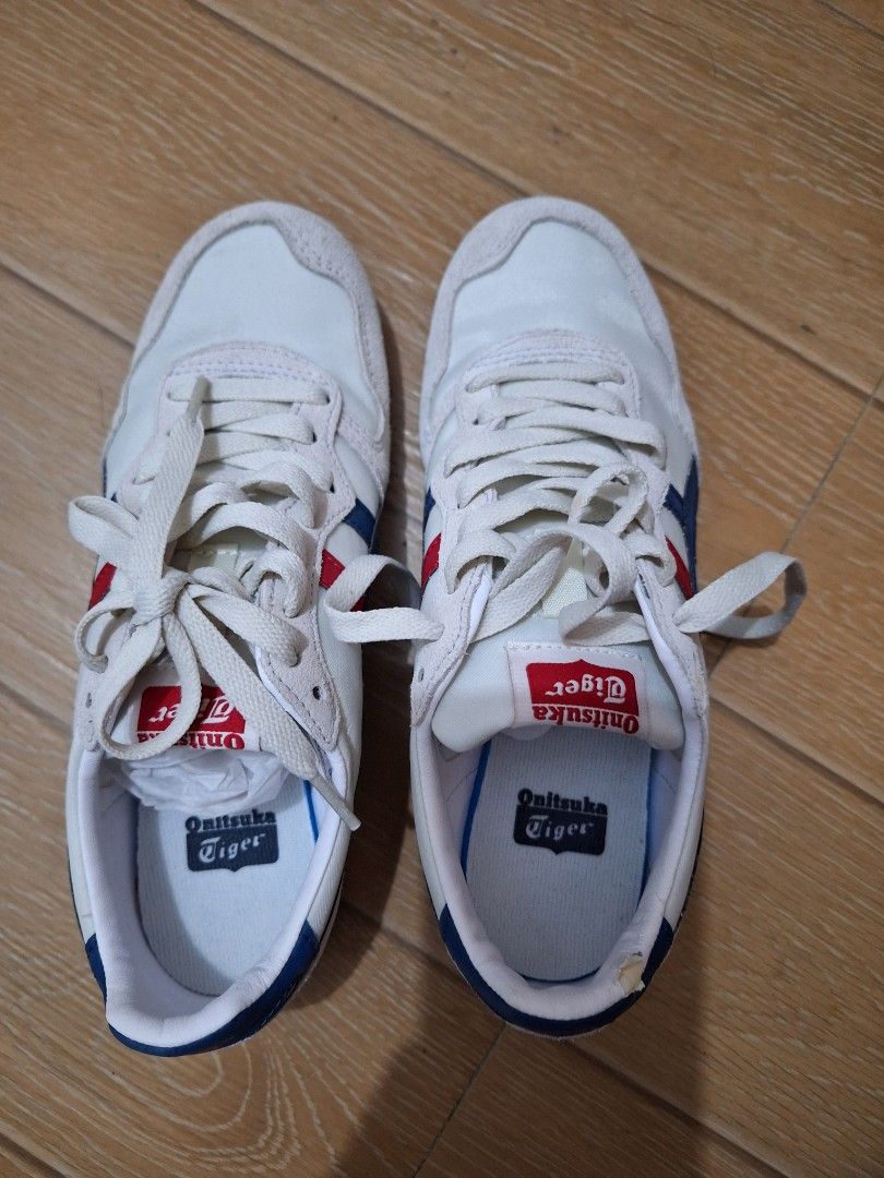 Onitsuka Tiger (Category: Sneakers) located in Manila. Submitted by twentythirdstore (Listing ID 1311245538, Image 2). Description: Selling my Onitsuka Serrano, used once only Size: 23cm **nabalatan lang ng konti ung bandang likod ng right shoe, naipit sa chair ng sasakyan** Price 3800 negotiable SRP 8k.