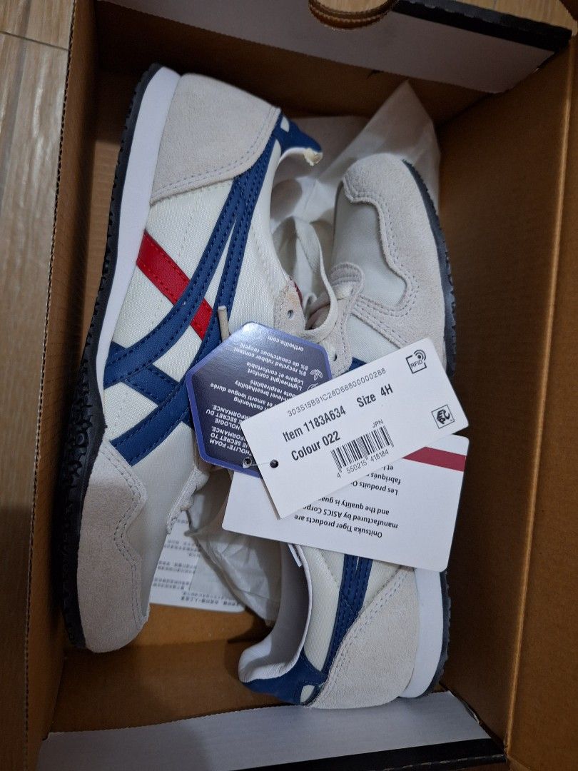 Onitsuka Tiger (Category: Sneakers) located in Manila. Submitted by twentythirdstore (Listing ID 1311245538, Image 3). Description: Selling my Onitsuka Serrano, used once only Size: 23cm **nabalatan lang ng konti ung bandang likod ng right shoe, naipit sa chair ng sasakyan** Price 3800 negotiable SRP 8k.