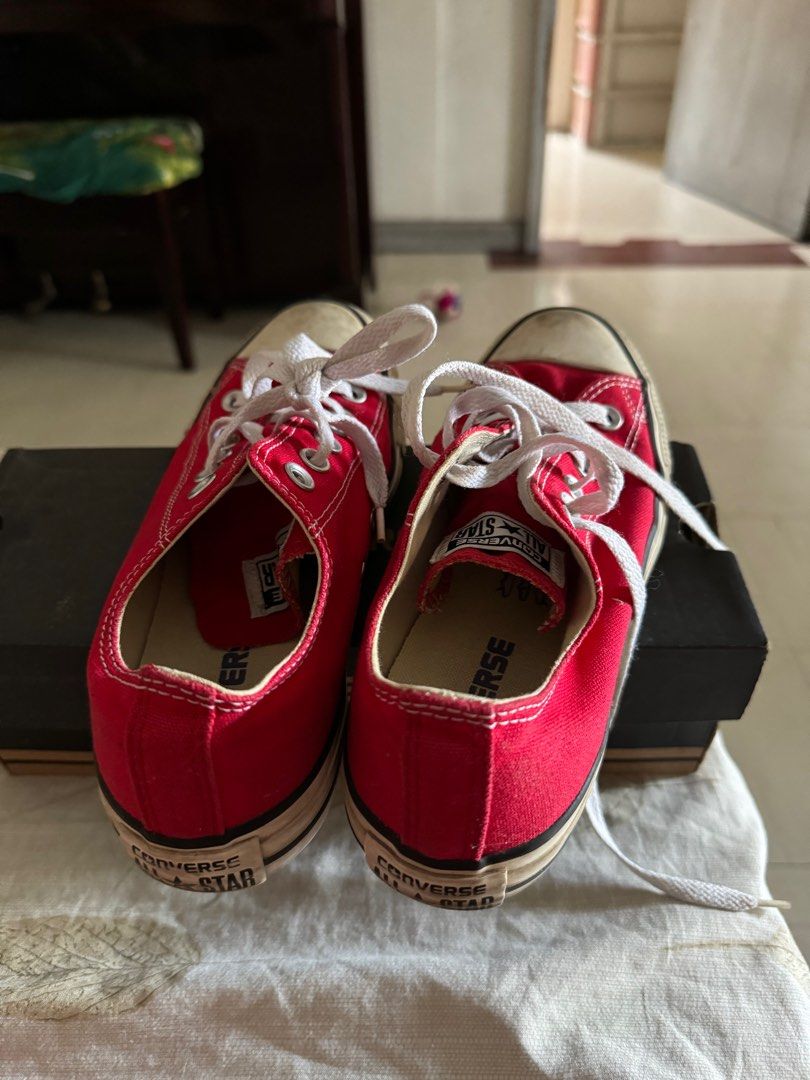 Used red converse top