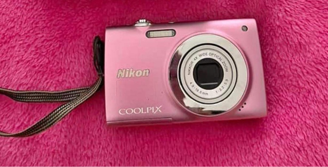 PINK CAMERA RARE nikon coolpix s2500, Photography, Cameras on Carousell