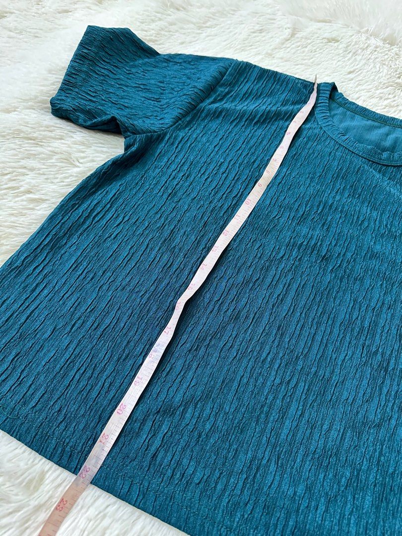 Plus Size Terno - Emerald Green (Category: Sets or Coordinates) located in Mandaluyong City. Submitted by jelay_preloved (Listing ID 1311255121, Image 3). Description: ✿ Brand New ✿ 100% new ✿ Fits medium to 2XL ✿ Fabric: Bark Crepe ✿ Blouse Width: 21.5 inches ✿ Blouse Length: 23 inches ✿ Short Length: 15 inches ✿ Short Waistline: 26-44 inches ✿ Shipping not included ✿ J&T | Lalamove.