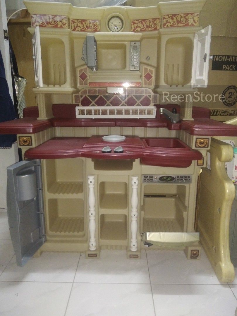 Step 2 kitchen hobbies toys toys games on carousell