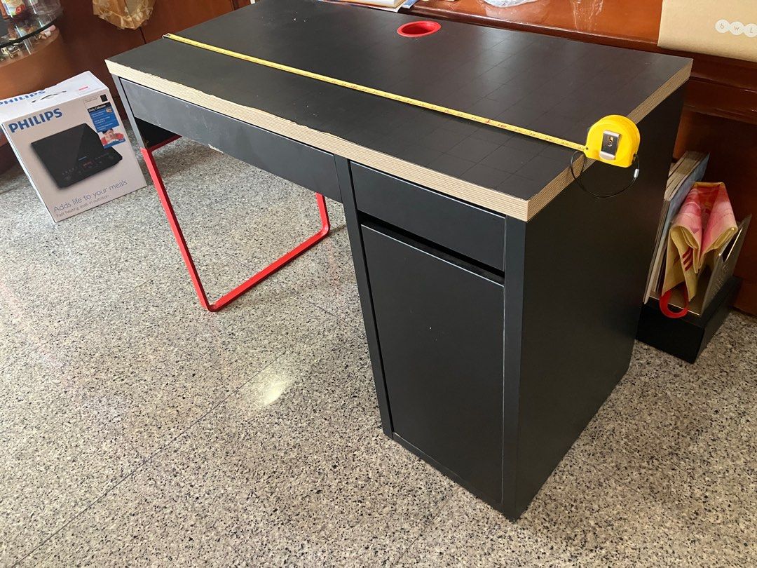 Study table (Category: Tables & Sets) located in Singapore. Submitted by shanpai (Listing ID 1311232561, Image 2). Description: Study table, well used, selling because needed a bigger table Arrange own transport from my place.