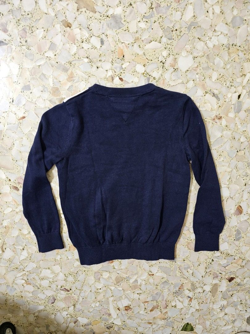 Tommy hilfiger sweatshirt 110 Babies Kids Babies Kids Fashion on Carousell