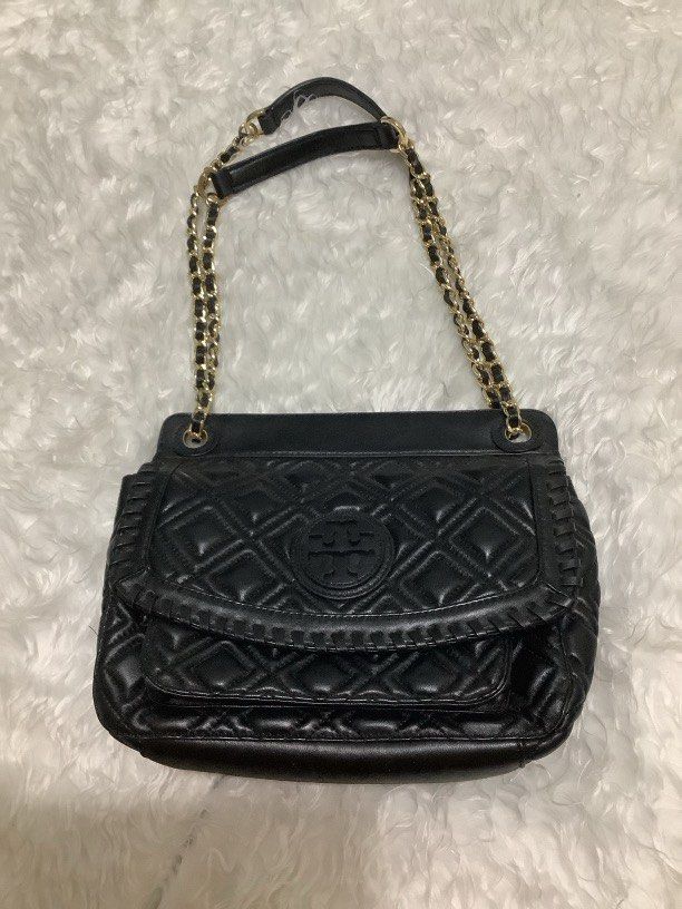 Tory Burch Marion Crossbody (Category: Luxury Bags & Wallets) located in Dagupan City. Submitted by strapsandstripes (Listing ID 1311264286, Image 1). Description: Black Tory Burch Shoulder Bag Used 2x only W/ chain strap.