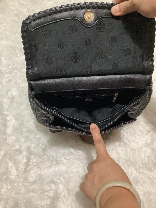 Tory Burch Marion Crossbody (Category: Luxury Bags & Wallets) located in Dagupan City. Submitted by strapsandstripes (Listing ID 1311264286, Image 3). Description: Black Tory Burch Shoulder Bag Used 2x only W/ chain strap.