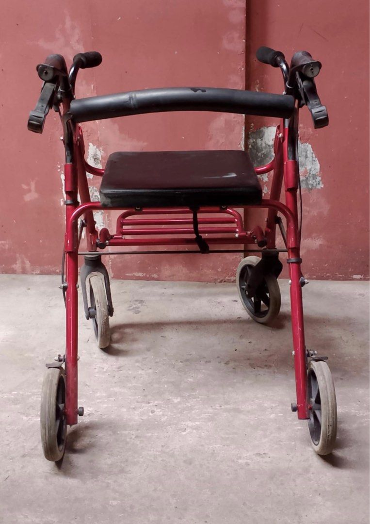 Walker / rollator with footrest (Category: Wheelchairs) located in Caloocan City. Submitted by toothfairy09 (Listing ID 1311236773, Image 3). Description: Walker / rollator with footrest.