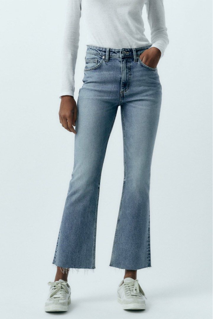ZARA MID RISE FLARED CROPPED TRF JEANS EU32 US25 Women s Fashion Bottoms Jeans Leggings on Carousell