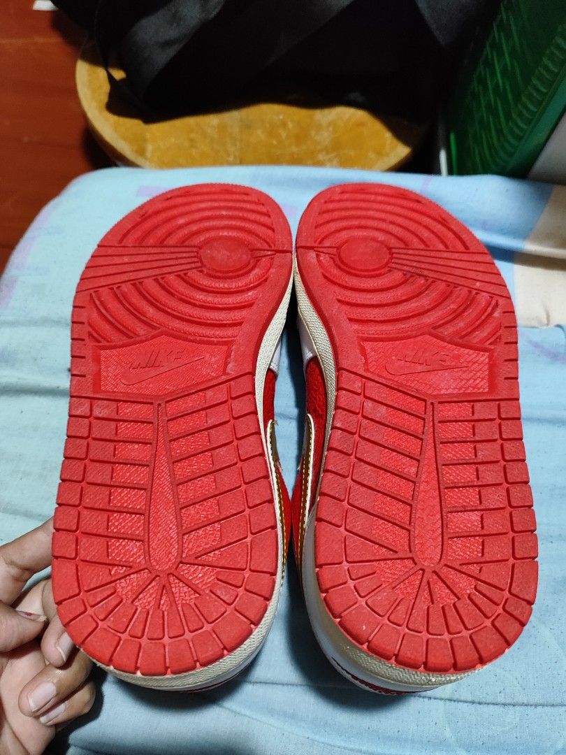 Air Jordan 1 Low SE "Spades" (Category: Sneakers & Footwear) located in Los Banos. Submitted by mcgregorio (Listing ID 1311351625, Image 3). Description: looks new. gagamitin na lang po. pm for more photos. no box included..