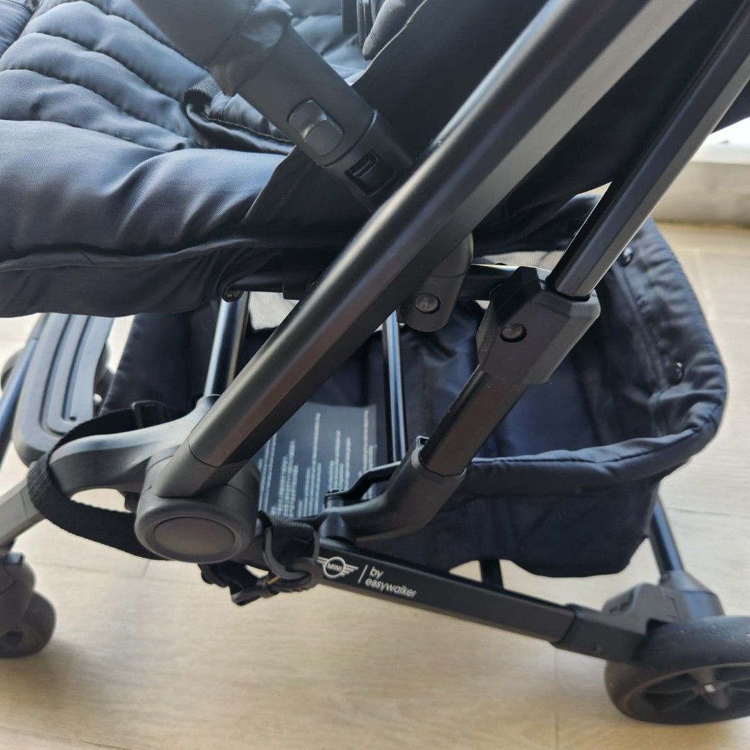 Baby Stroller (Category: Strollers) located in Singapore. Submitted by plainbread (Listing ID 1311437277, Image 2). Description: Mint condition with slight wear as seen on pictures Sitting area is immaculate.