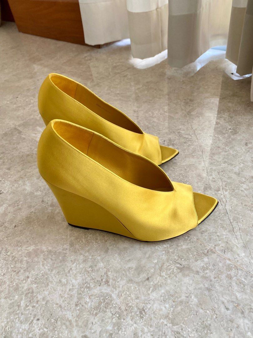 Burberry Prorsum Peep toe Wedges Women s Fashion Footwear Wedges on Carousell