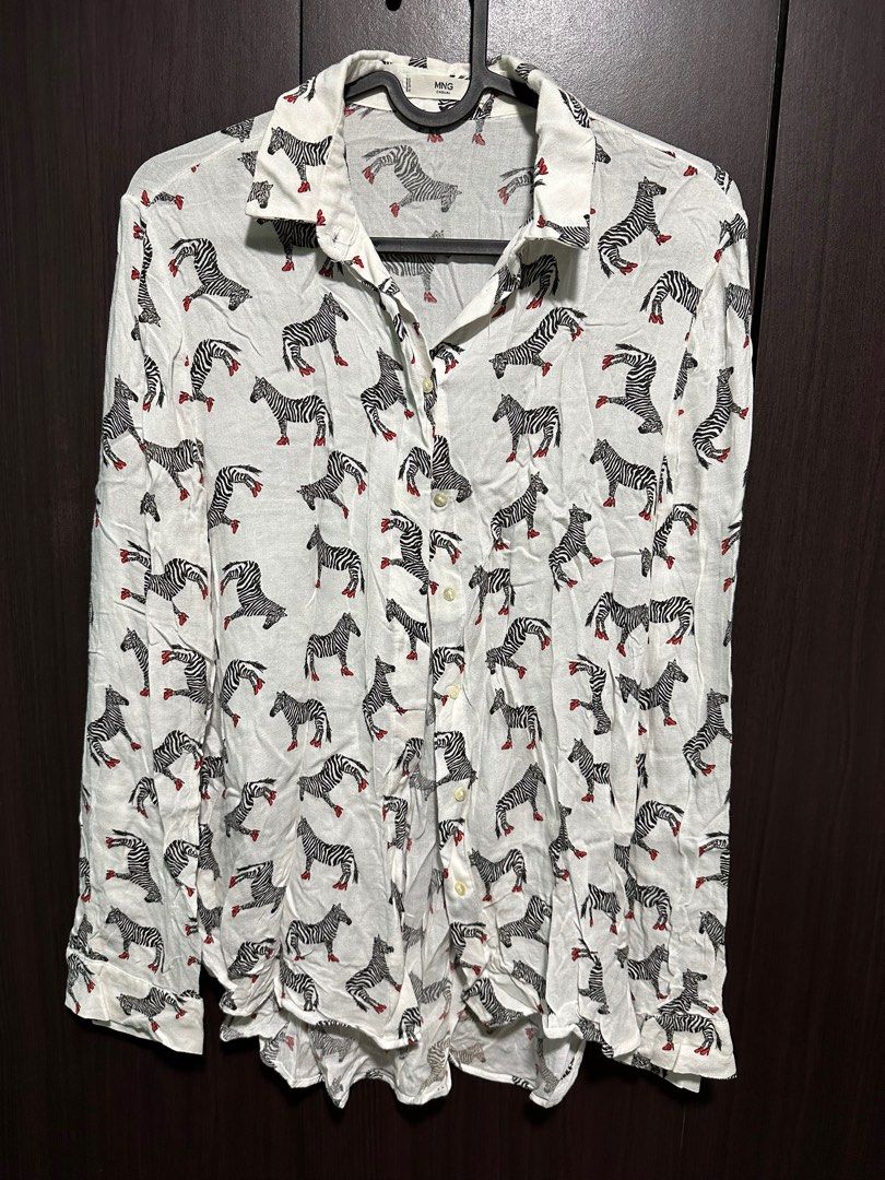 Button down polo (Category: Longsleeves) located in Quezon City. Submitted by ankeyt (Listing ID 1311382258, Image 1). Description: For Metro Manila buyers only, shipping through grab/lalamove MOP : BDO/ BPI/ Gcash.