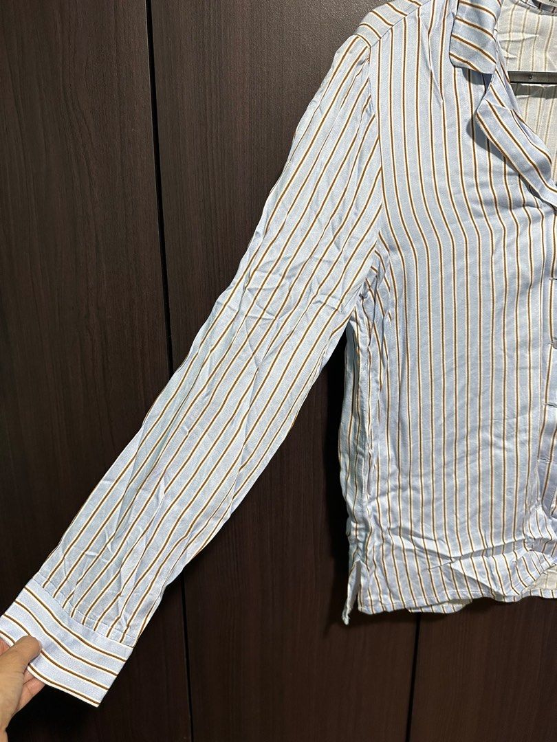 Button down polo (Category: Longsleeves) located in Quezon City. Submitted by ankeyt (Listing ID 1311382468, Image 3). Description: For Metro Manila buyers only, shipping through grab/lalamove MOP : BDO/ BPI/ Gcash.