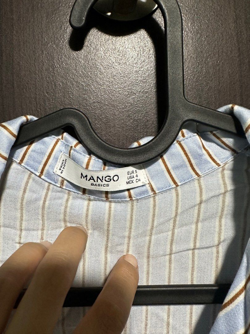 Button down polo (Category: Longsleeves) located in Quezon City. Submitted by ankeyt (Listing ID 1311382468, Image 2). Description: For Metro Manila buyers only, shipping through grab/lalamove MOP : BDO/ BPI/ Gcash.