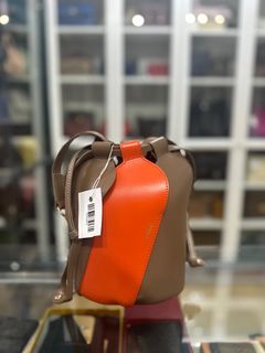(Category: ) located in . Submitted by closetcompany (Listing ID 1311362838, Image 1). Description: .