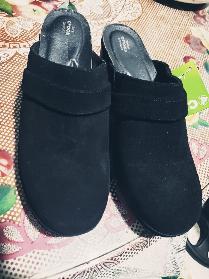 CROCS SARAH SUEDE clog Women s Fashion Footwear Flats Sandals on Carousell