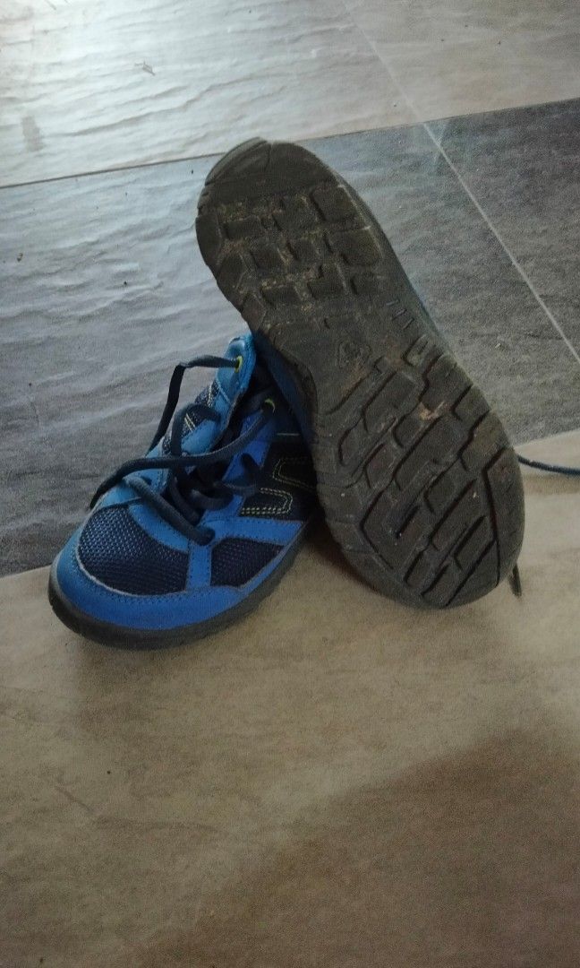 Decathlon Quechua NH100 kids shoe, Babies & Kids, Babies & Kids Fashion