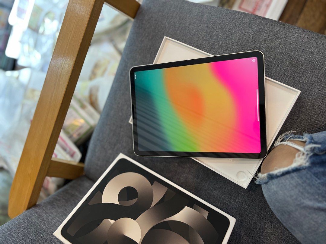 Ipad air 5 64gb (Category: iPad) located in Quezon City. Submitted by tyler8. (Listing ID 1311381111, Image 2). Description: Ipad air 5 64gb 24,500 Open for swap (ios) No issue Check all you want upon meetup Inclusions: Box itself, type c, case additional^ Gojoodoq pen For meetup: Around Marikina, gateway cubao area. .