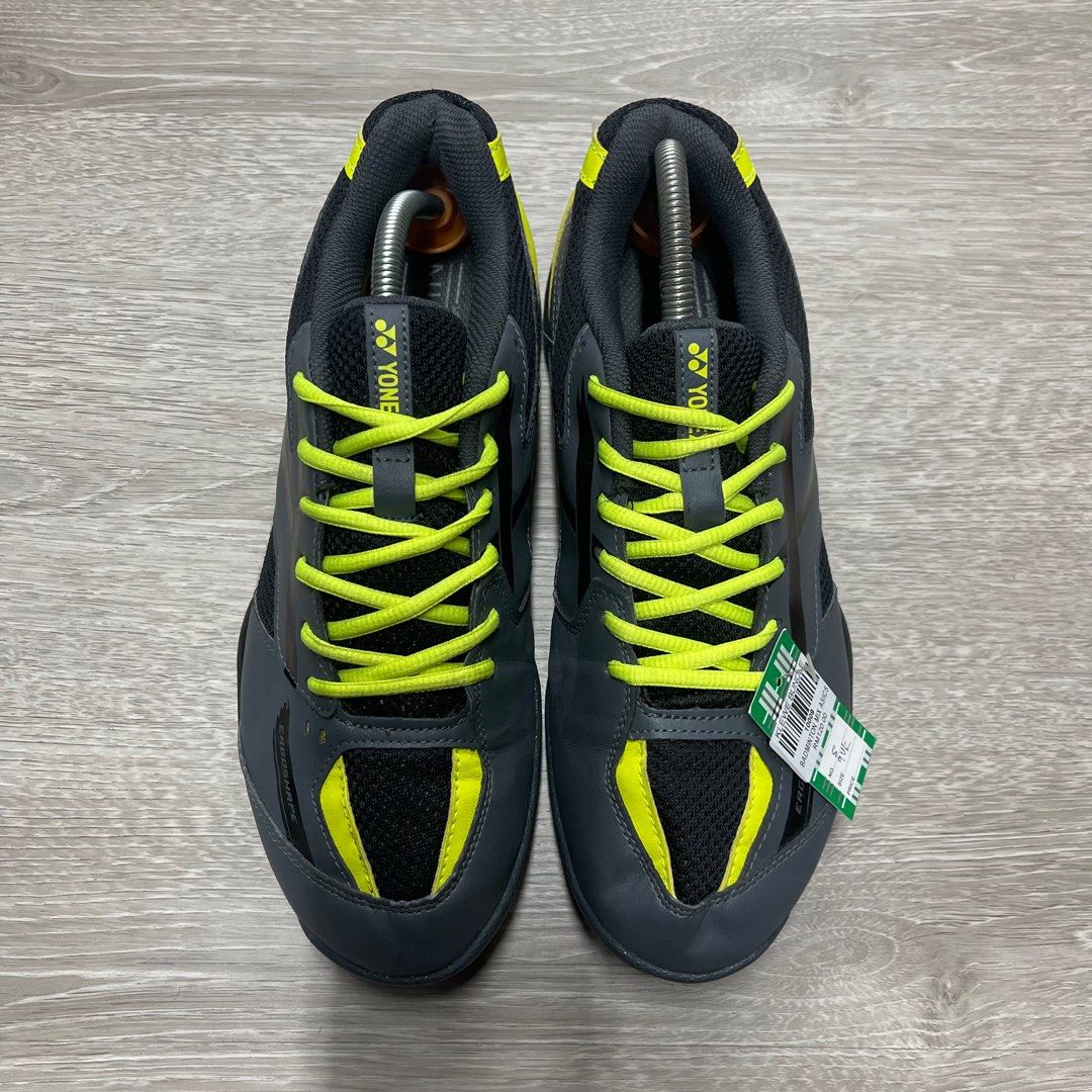 kasut badminton nike