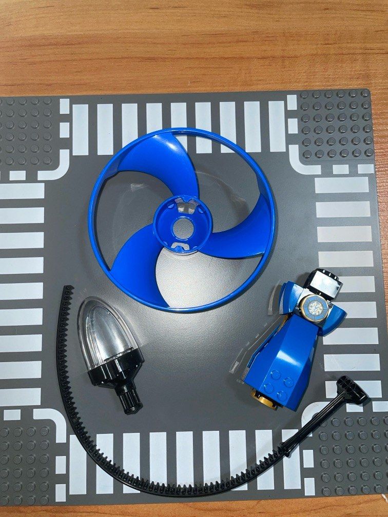 LEGO NINJAGO spinning top blue and white no box