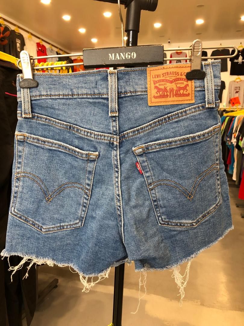 Levi s jeans hot pants Women s Fashion Bottoms Shorts on Carousell