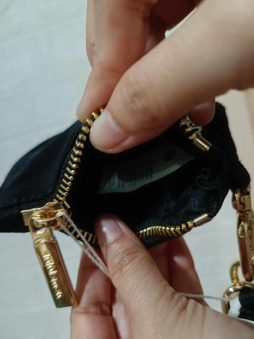 Lululemon 2 in 1 purse (Category: Wallets & Card holders) located in Cavite. Submitted by sweetalittlemonstertoo (Listing ID 1311351259, Image 3). Description: actual pic posted mop g cash sf j&t.