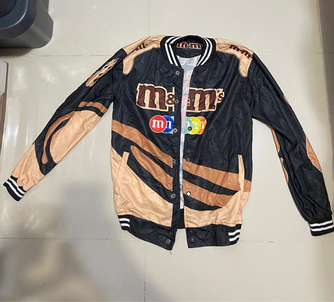 M&M Jacket (Category: Coats, Jackets and Outerwear) located in Singapore. Submitted by yongbin01 (Listing ID 1311368591, Image 1). Description: Bought this Jacket online to wear. Wore once or twice. Quality is not bad, quite comfortable but I don’t really need it anymore so I am selling it away..