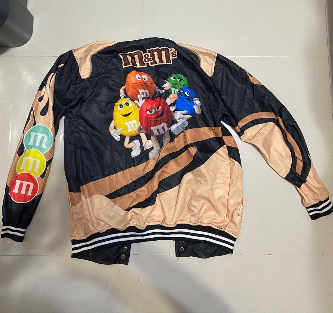 M&M Jacket (Category: Coats, Jackets and Outerwear) located in Singapore. Submitted by yongbin01 (Listing ID 1311368591, Image 2). Description: Bought this Jacket online to wear. Wore once or twice. Quality is not bad, quite comfortable but I don’t really need it anymore so I am selling it away..