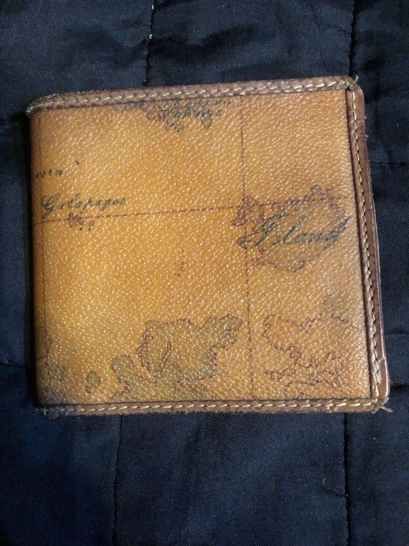 Original ALVIERO mens wallet (Category: Wallets & Card Holders) located in Quezon City. Submitted by tara42 (Listing ID 1311447148, Image 1). Description: Preloved original Alviero mens wallet Sign of usage .