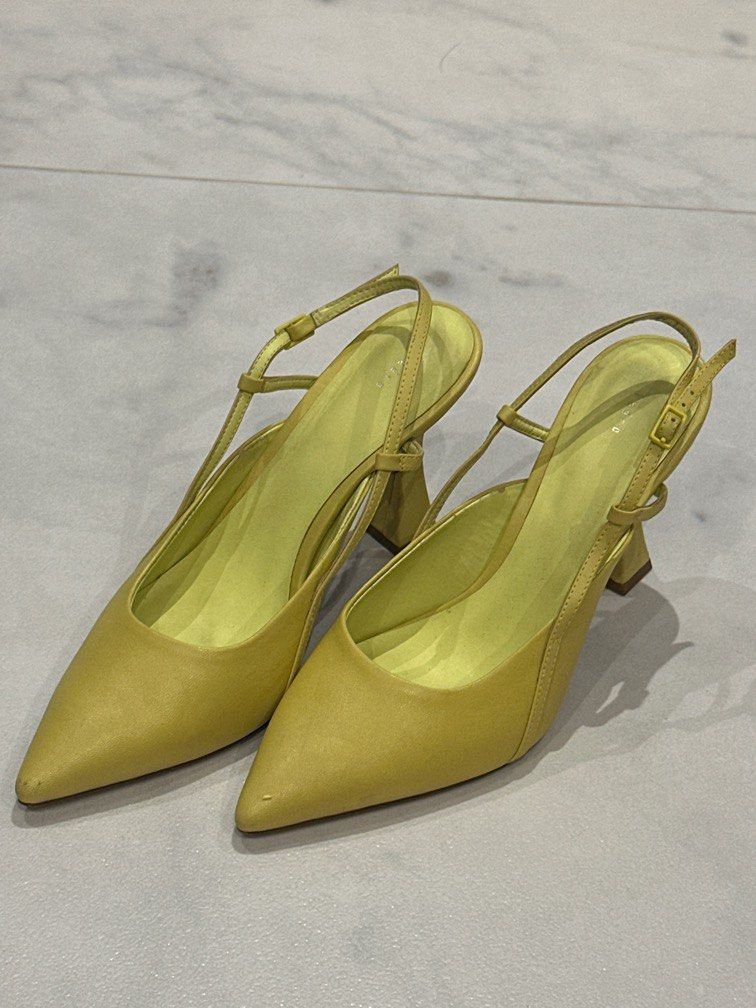 Yellow pumps size 1 cheap