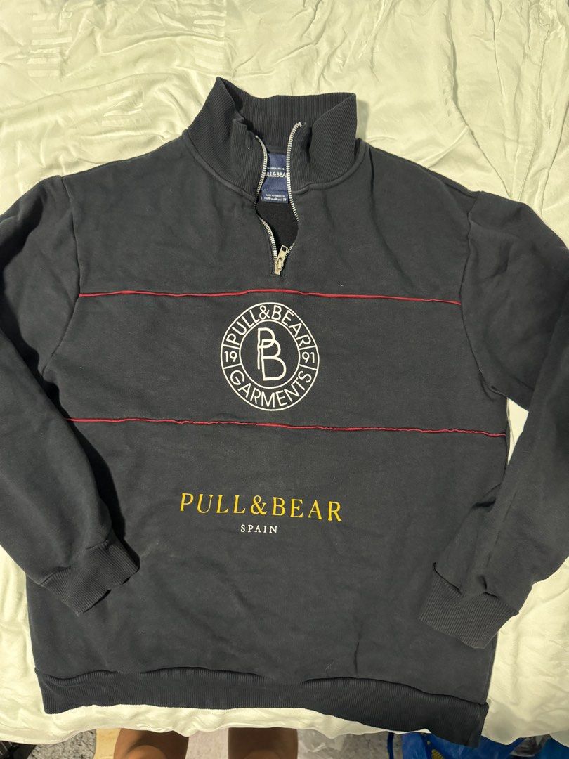 Pull & Bear Jacket (Category: Coats, Jackets and Outerwear) located in Singapore. Submitted by icycold_yu (Listing ID 1311373453, Image 1). Description: .