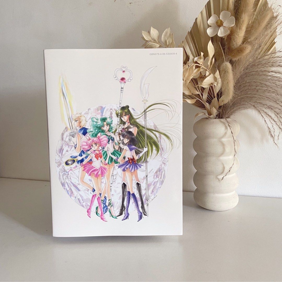Sailor moon Raisonné Artbook (Category: Comics & Manga) located in Bocaue. Submitted by fernblush (Listing ID 1311354873, Image 2). Description: 𝐟𝐨𝐫 𝐬𝐚𝐥𝐞 🐇 Sailor moon Raisonné Artbook ₱2,950 ⤷ authentic/ official merch mod: flash mop: gcash, maya ✩₊˚.⋆☾⋆⁺₊✧.