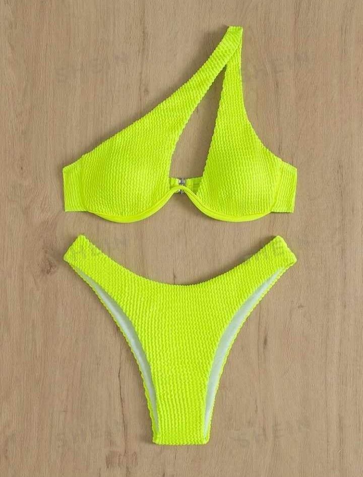 Shein neon green 2-piece bikini (Category: Bikinis & Swimsuits) located in Abucay. Submitted by kklpp (Listing ID 1311496443, Image 2). Description: original price: 398.