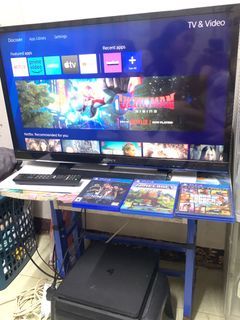 Sony Bravia 32” with bracket and stand not smart, ps4 slim 1TB with 3 cds