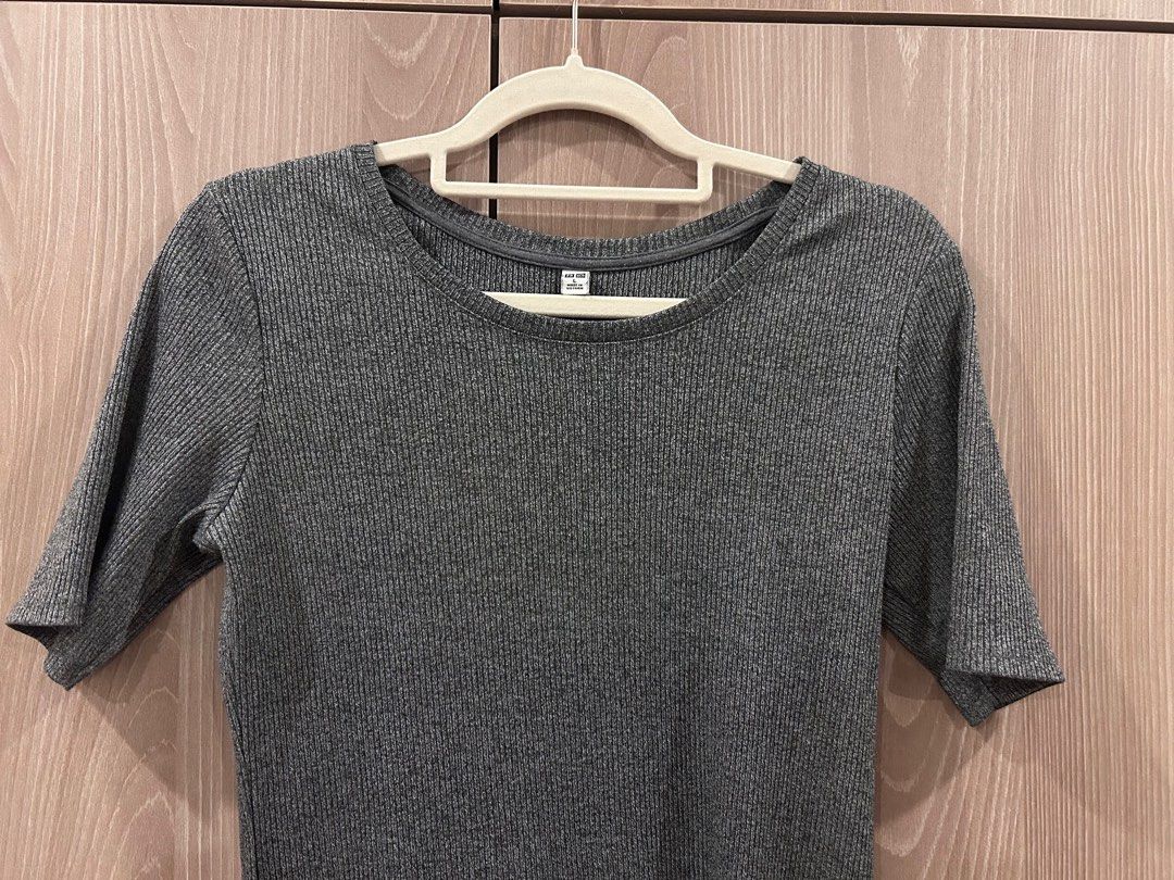 Uniqlo Dress Gray Large (Category: Dresses) located in Quezon City. Submitted by j_vent (Listing ID 1311459394, Image 2). Description: No issue, good condition.
