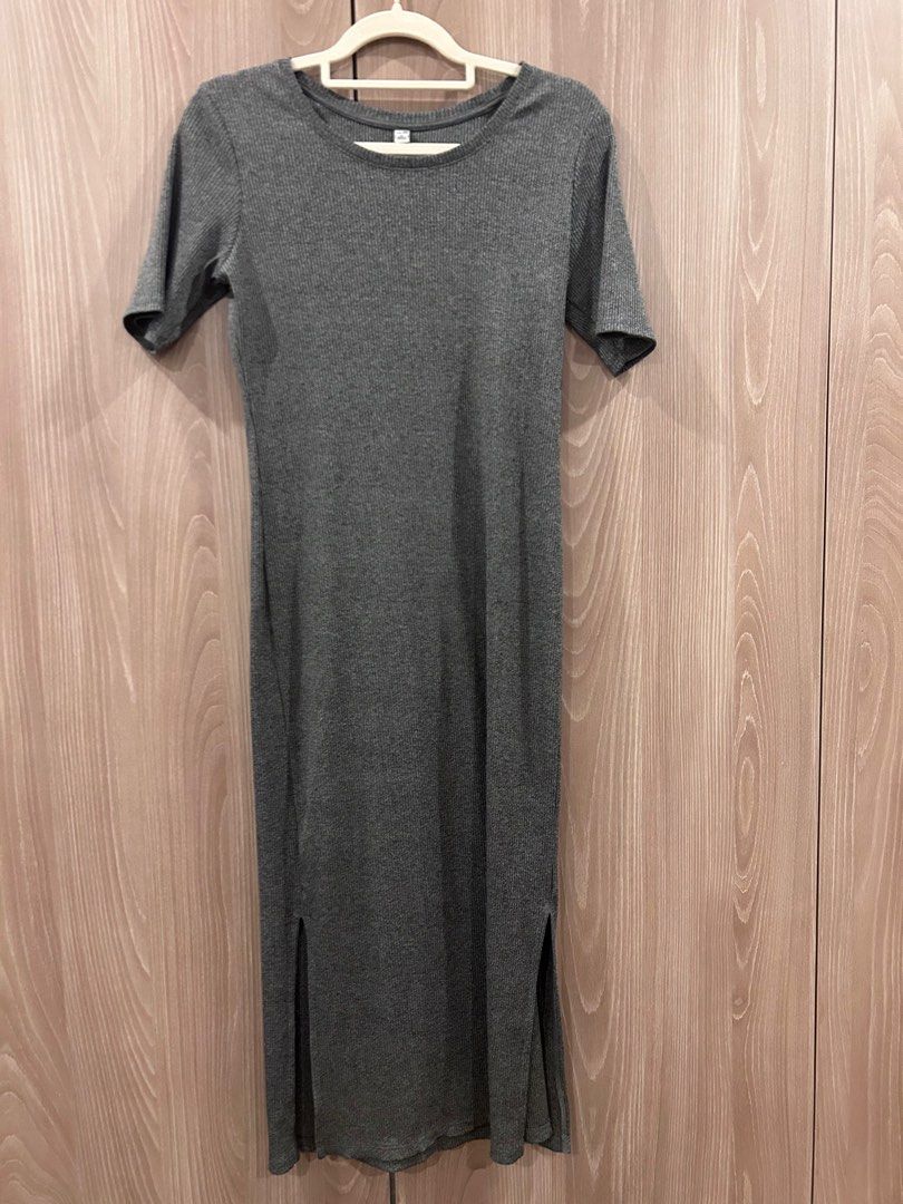 Uniqlo Dress Gray Large (Category: Dresses) located in Quezon City. Submitted by j_vent (Listing ID 1311459394, Image 1). Description: No issue, good condition.