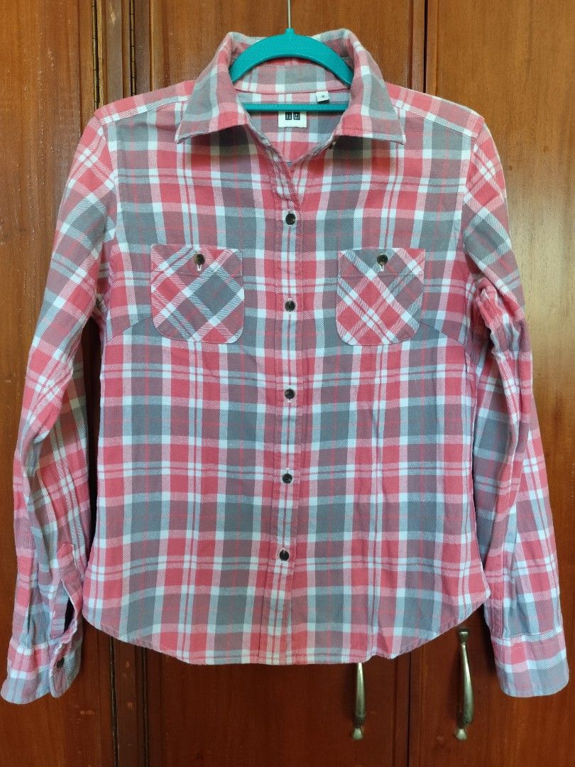 Uniqlo long plaid longsleeves (Category: Longsleeves) located in Ilagan. Submitted by cessfp (Listing ID 1311456958, Image 2). Description: Uniqlo plaid longsleeves Size M on tag This is a preloved item. Please manage your expectations..