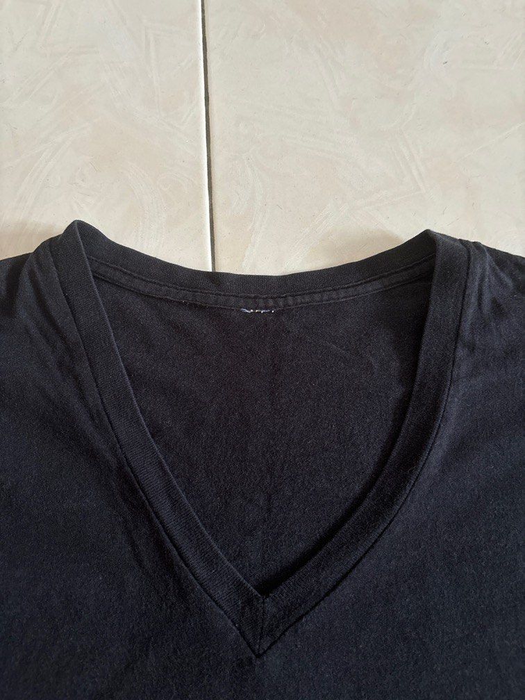 V neck plain black t-shirt, Men's Fashion, Tops & Sets, Tshirts & Polo ...
