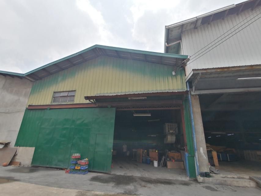 Warehouse in Victoneta Malabon (Category: Commercial) located in Navotas City. Submitted by a2crealty (Listing ID 1311354446, Image 1). Description: For Direct Buyer Only!!! Along the Main Road of Victoneta with Lot Area 3400 sqm Floor Area 4000 sqm Highest Portion of Victoneta Flood Free, Ready to be used. Price at P120k per sqm Neg. For Inquiries Pls Call: 09175862288.