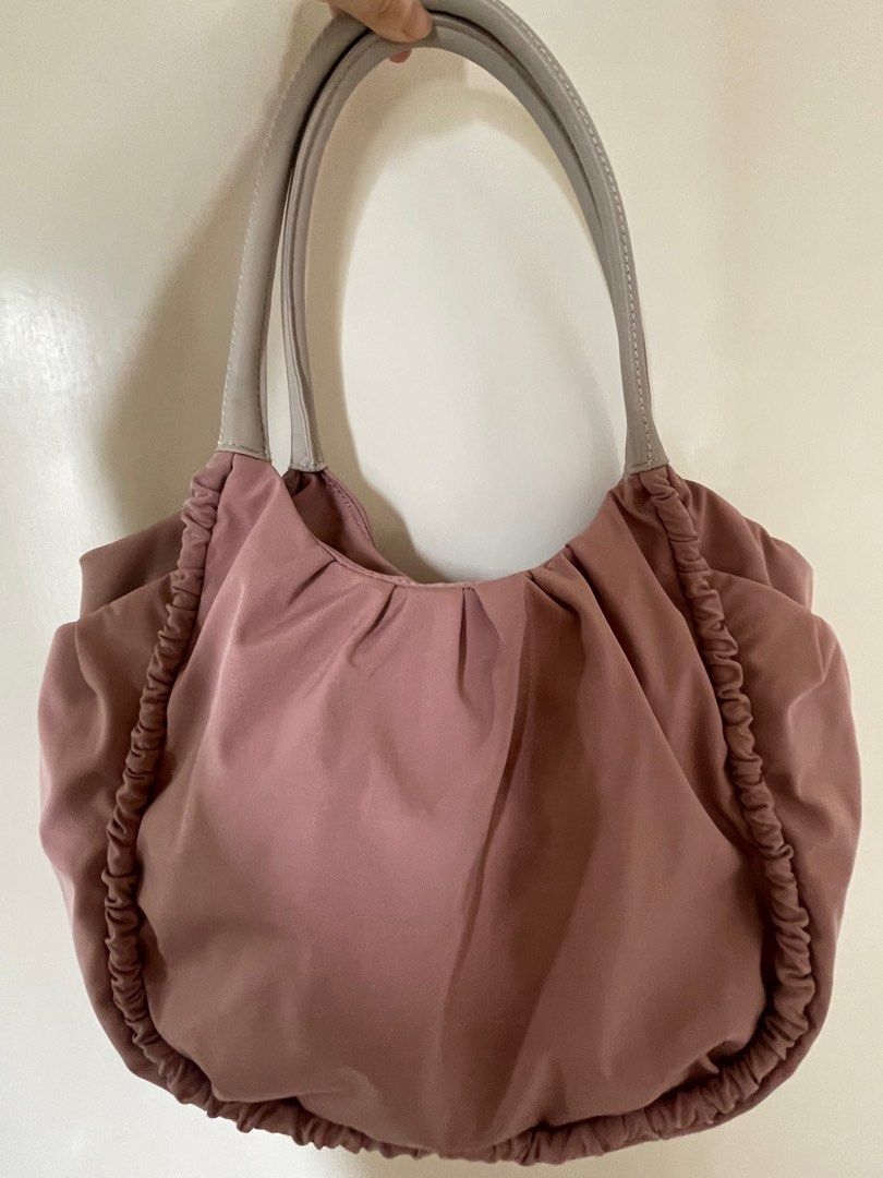 全新日本品牌Y'SACCS 袋多暗格, 女裝, 手袋及銀包, 單肩包- Carousell